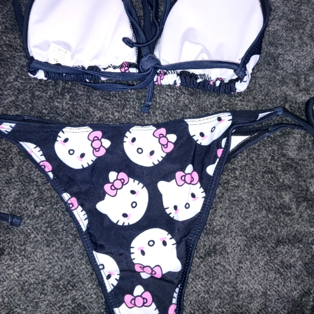 Hello Kitty Bikini - Picture 2 of 5